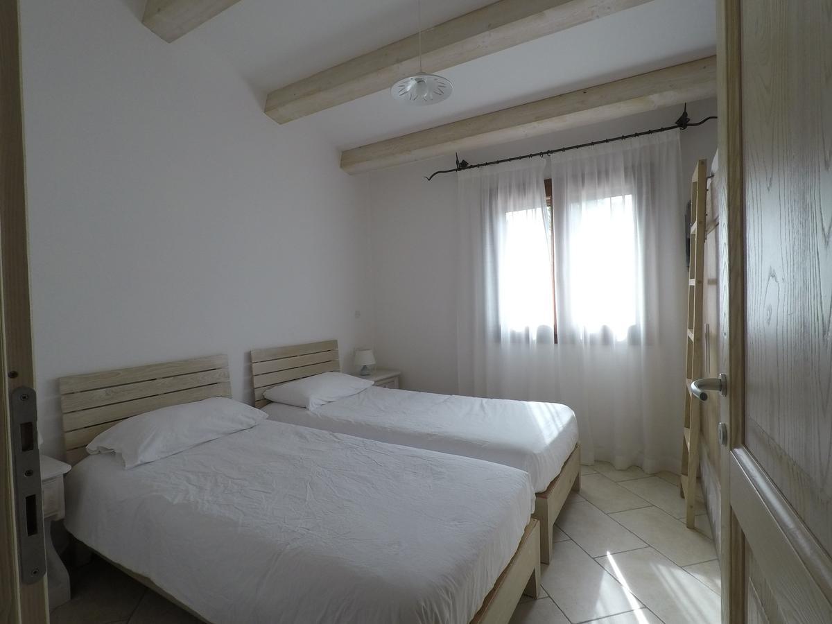 La Corte Degli Ulivi Appartamenti 칼라리베로토 외부 사진